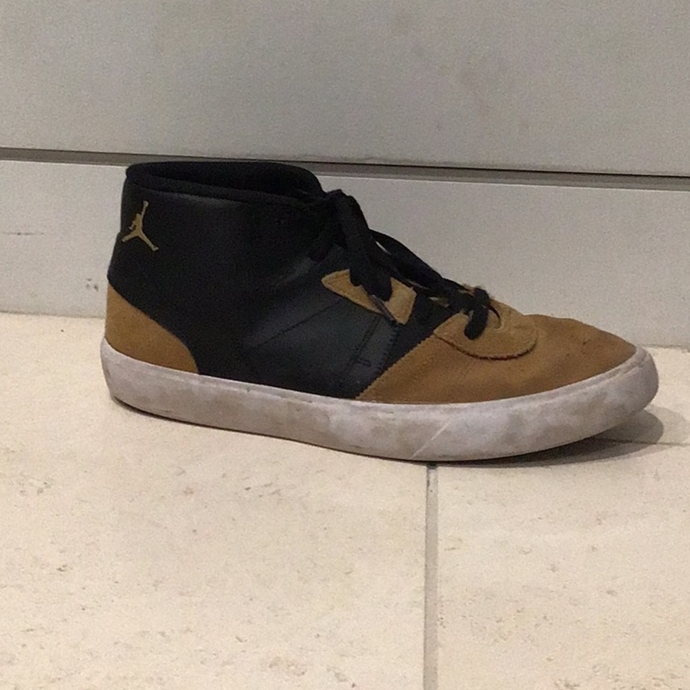 Jordan - Nike Jordan series Mid .03 elemental gold, good condition. - Picture 1 of 4
